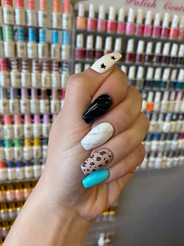 At Nails interior view