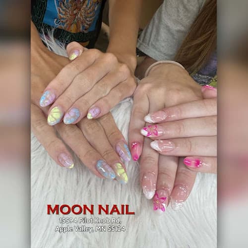 Moon Nails interior view