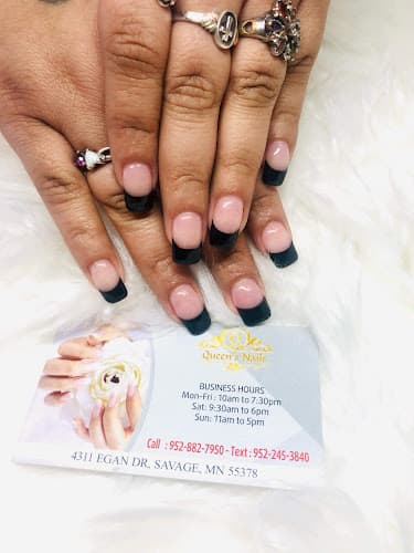 Queens Nails interior view