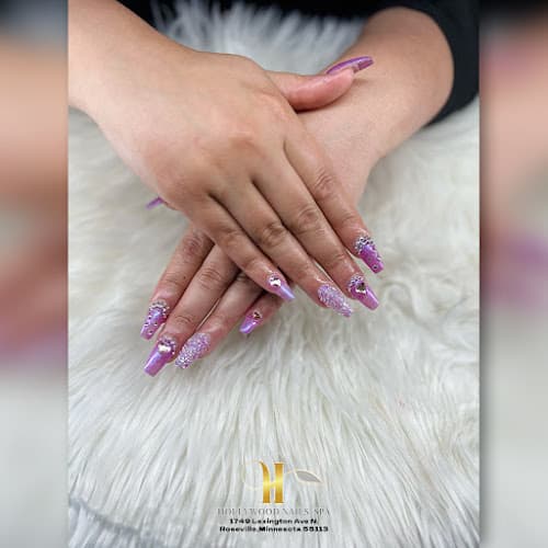 Hollywood Nails interior view