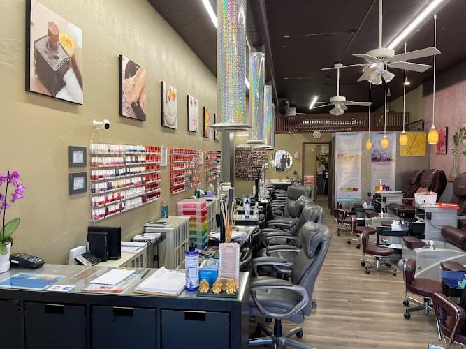 Cosmo Nails interior view