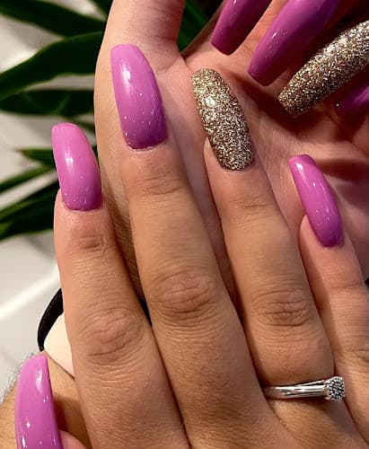 Expert Nails interior view