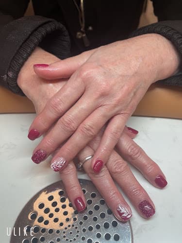 Lotus Nails Salon interior view