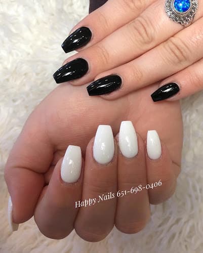 Happy Nails And Spa interior view