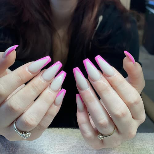 Ibeach Tan And Nails interior view