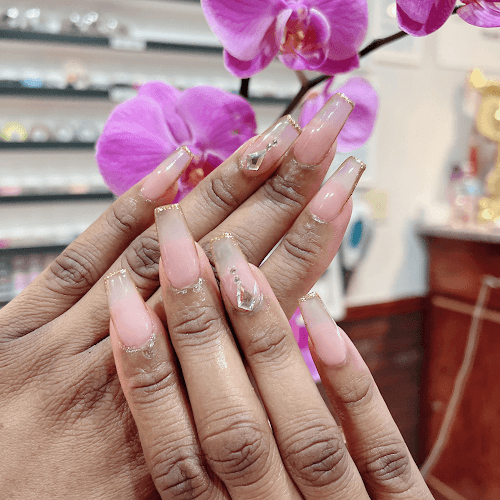 De Paris Nails interior view
