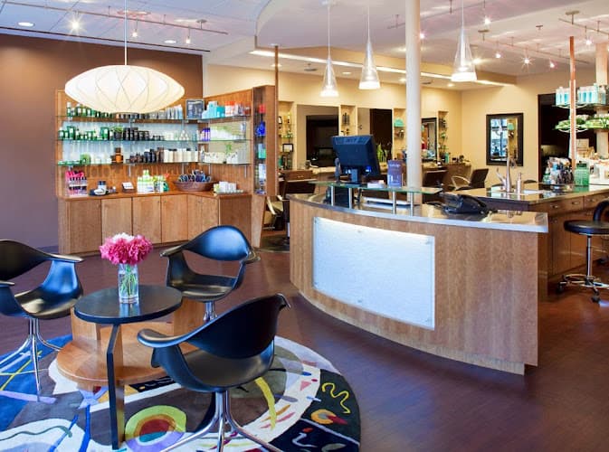 Indulge Salon And Spa Wigs / Toppers interior view