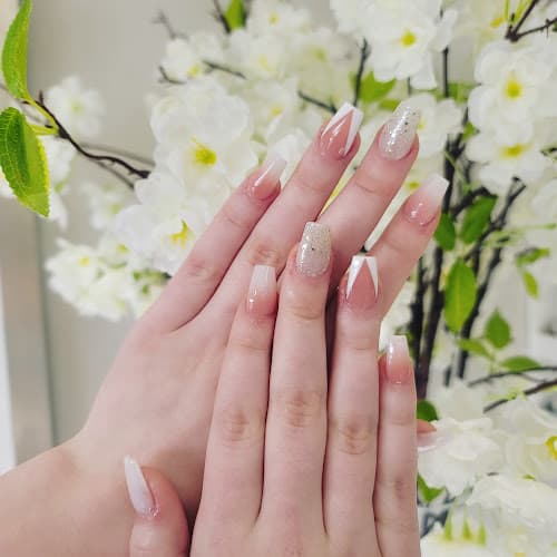 Minty Nails interior view