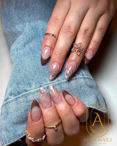 Aura Nails Savage interior view