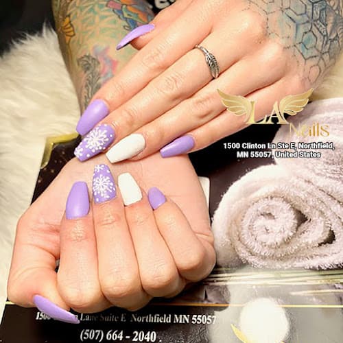 L A Nails interior view