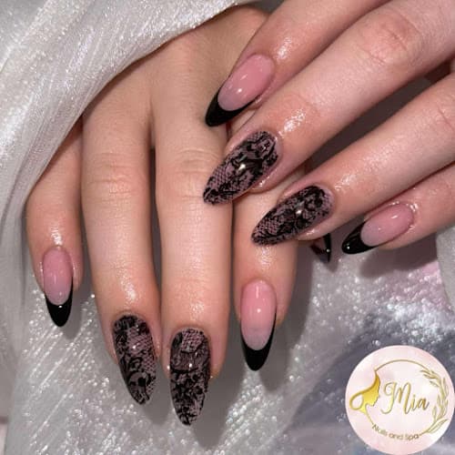 Mia Nails And Spa interior view