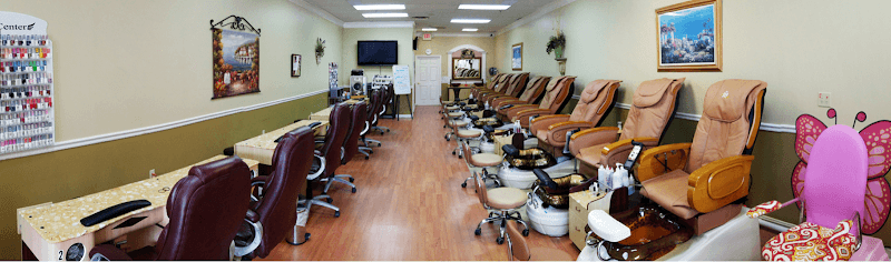 T Nails Spa Bloomington interior view