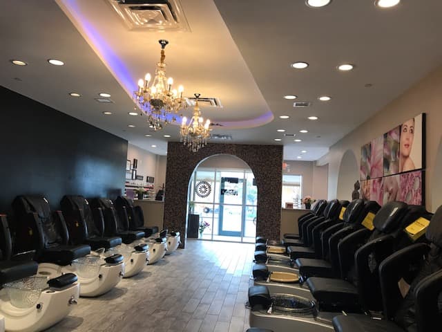 Turbo Nails And Spa interior view