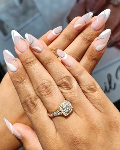 Season Nails interior view
