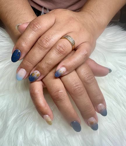 Jewel Nails interior view