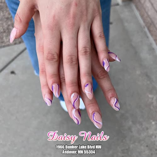 Daisy Nails interior view