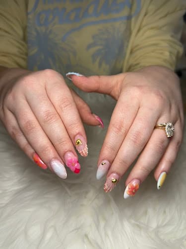 Hugo Nails interior view