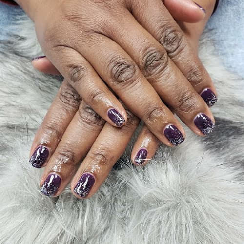 Mn Diamond Nails And Spa interior view