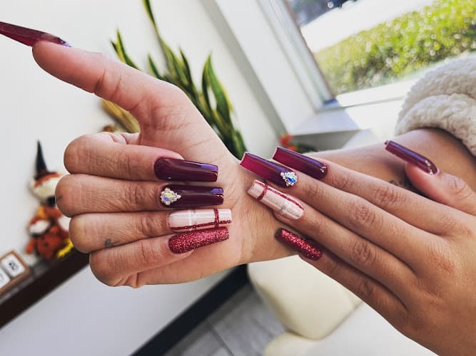 France Nails And Spa interior view